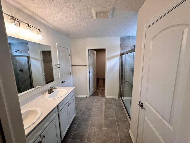 Building Photo - 1332 Red Tail Pl