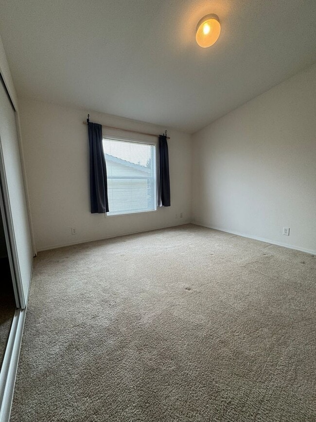 Building Photo - COMING SOON! NOW TAKING APPLICATIONS! An Outdoor Entertainer's Dream on the Majestic Oregon Coast!