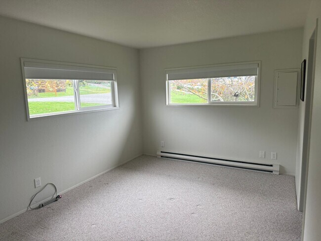 Building Photo - Charming Lummi Island Home - 2 Bedroom 2 B...