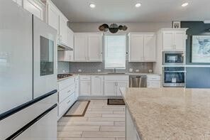 Building Photo - 24402 Kingelm Lk Dr
