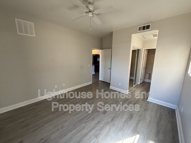 Building Photo - 5122 S Jones Blvd