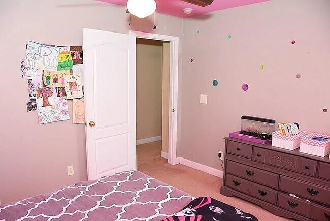 Building Photo - Discover Potential: Expansive 2,439 Sq Ft Space in Vibrant Nashville Locale!