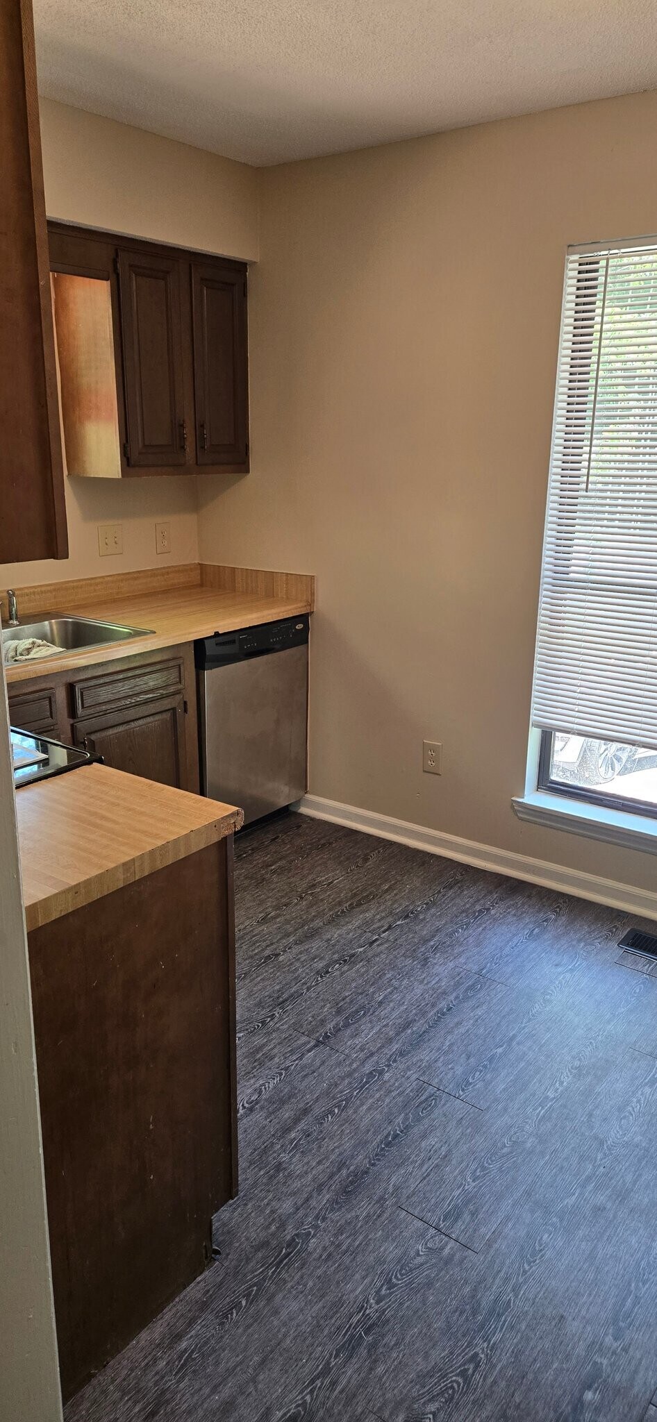 Building Photo - 4901 Walingford Dr