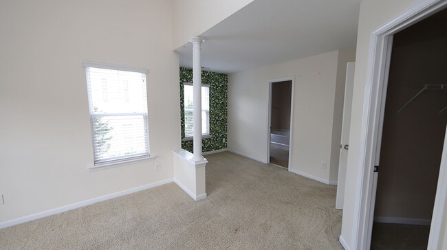 Building Photo - End Unit Townhome in Highland Creek Commun...