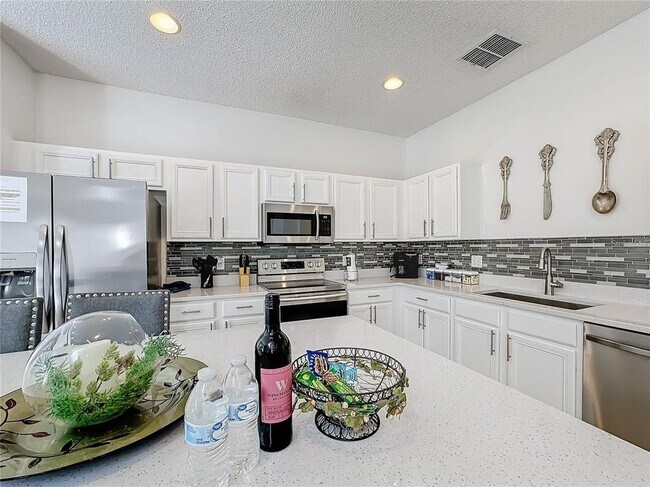 Building Photo - 2719 Lido Key Dr