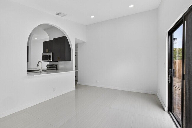 Building Photo - 7771 Blackwood Ln