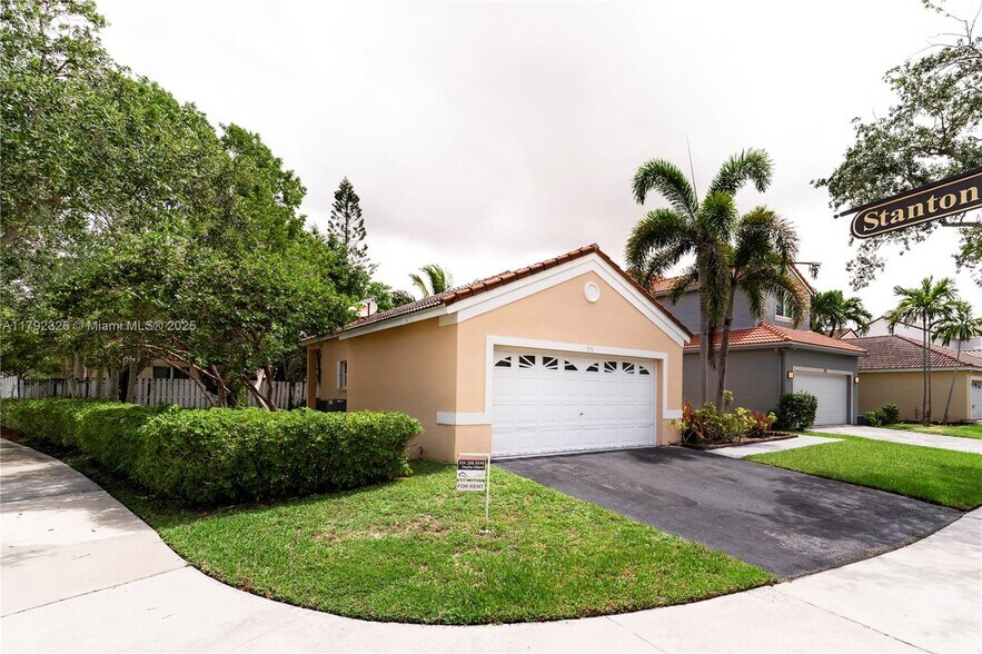 Building Photo - 719 Stanton Dr