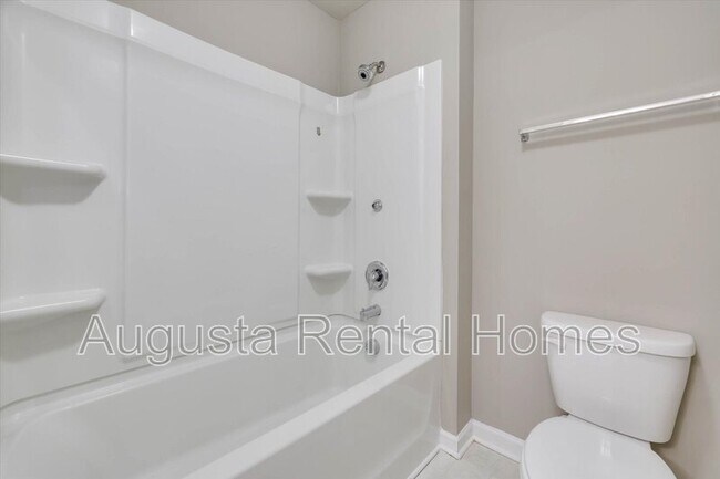 Building Photo - 5054 Vine Ln