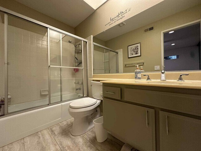 Building Photo - 4 Hermosillo Ln