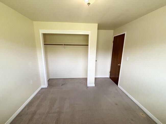 Building Photo - 2035 E 2700 S