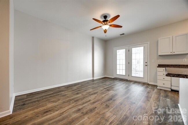 Building Photo - 12326 Verdant Ct