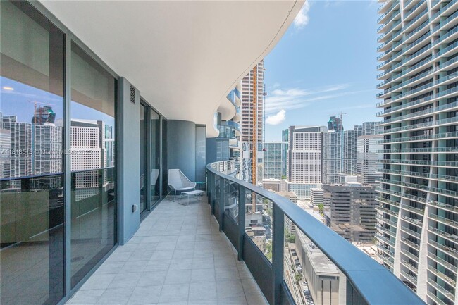 Building Photo - 1000 Brickell Plaza