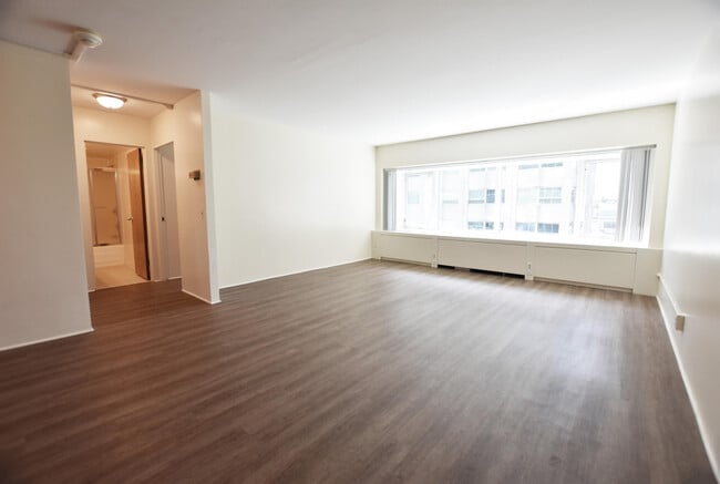 Building Photo - 555 E William St