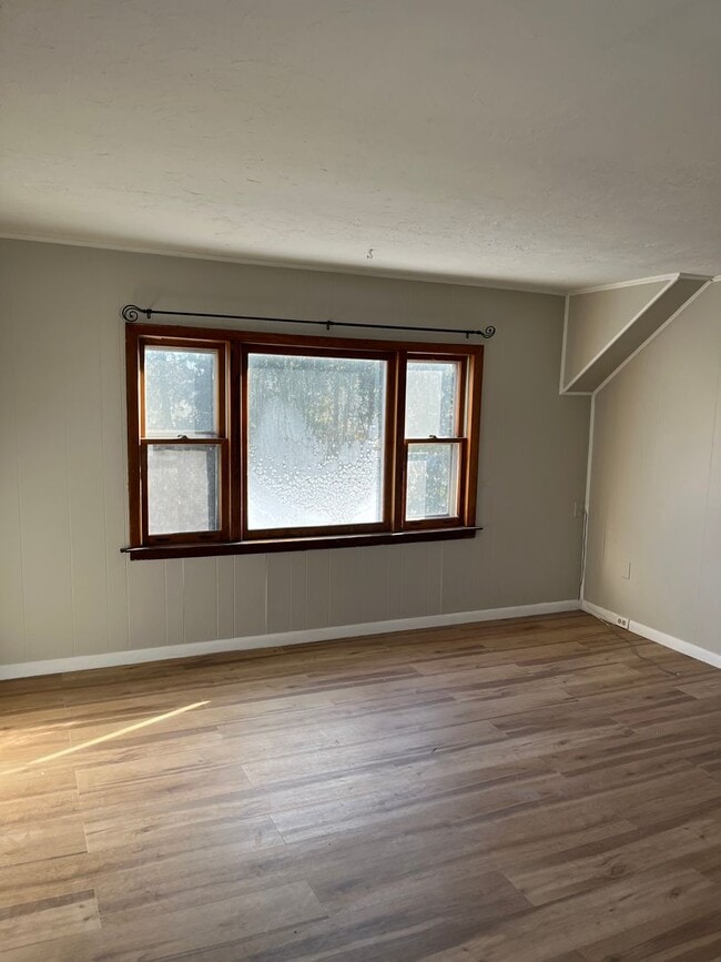 Building Photo - 1424 North Ave
