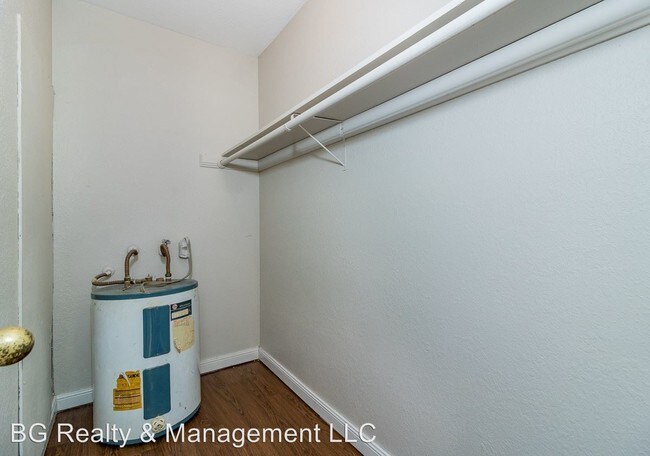 Building Photo - 212 Rue Royale