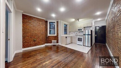 Building Photo - 724 Tenth Avenue