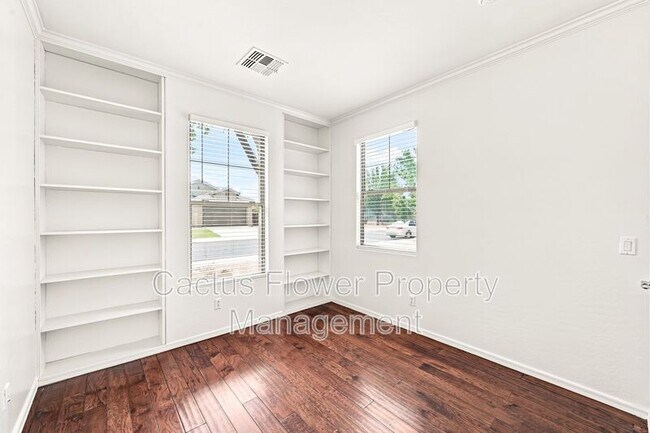 Building Photo - 3628 E Janelle Way