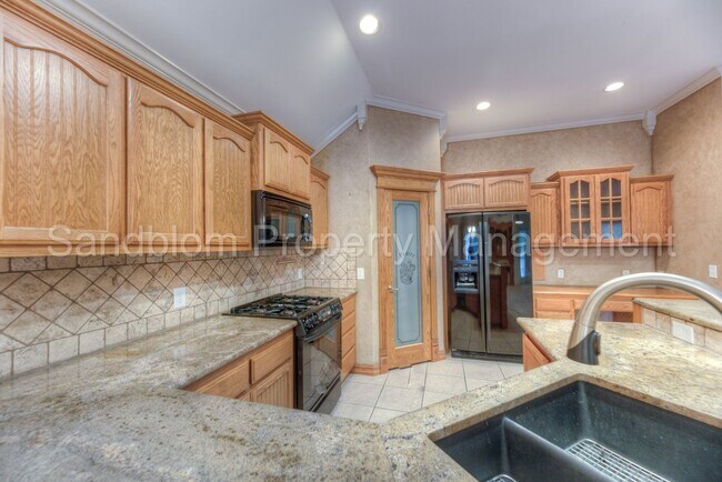 Building Photo - For Lease | Broken Arrow | Available Now!