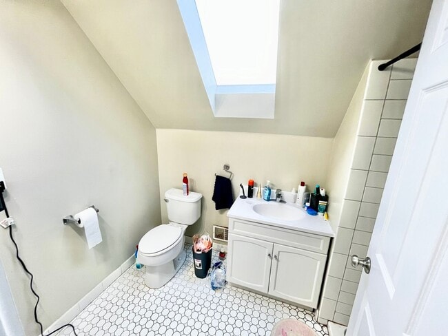 Building Photo - Varsity Management