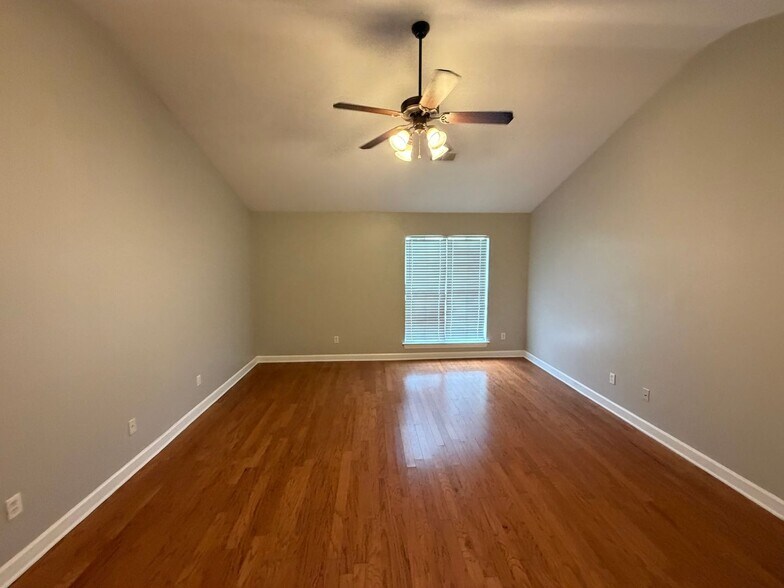 Building Photo - 8898 Rasco Hills Cove