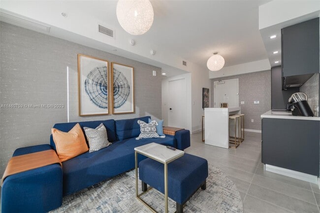 Building Photo - 227 NE 2nd St