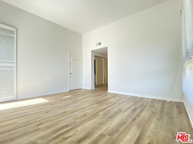Building Photo - 11099 Ophir Dr