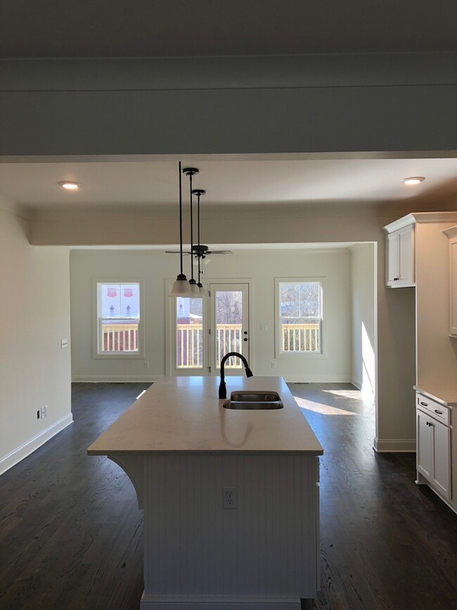 Building Photo - 5 Brand New Luxury Town Homes