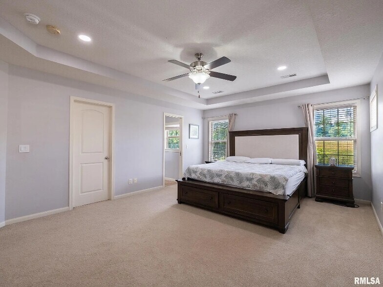 Building Photo - 10009 Brompton Ct