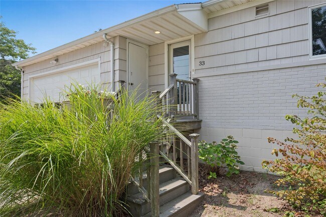 Primary Photo - 33 Beach Rd