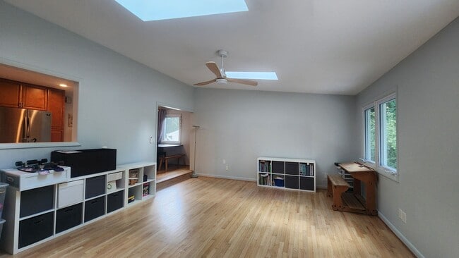 Building Photo - Wonderfully Updated Home On the Edge of Po...