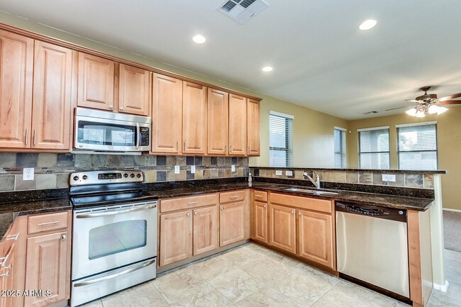 Building Photo - 869 E Doral Ct