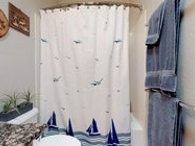 Building Photo - Beautiful Lakefront Home in Ocotillo Lakes...