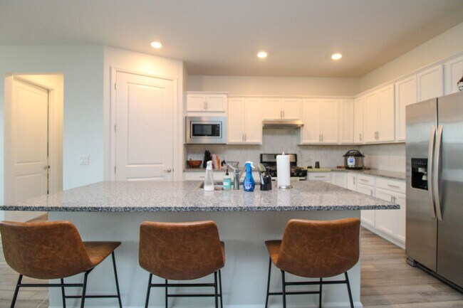 Building Photo - ** STUNNING 2012 NEW CONSTRUCTION 3/2 HOME...