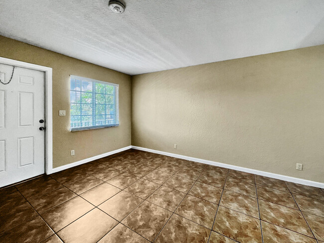Building Photo - 1671 NE 33rd St