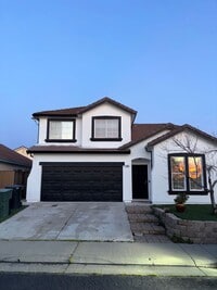 Building Photo - Your Next Home in One of Roseville’s Most Desired Neighborhoods!