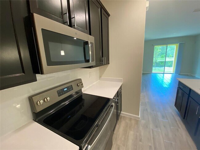 Building Photo - 9360 Tecumseh Dr