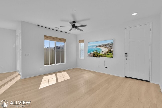 Building Photo - Bright 4-Bed, 2.5-Bath Home in Fallbrook’s Citro Community