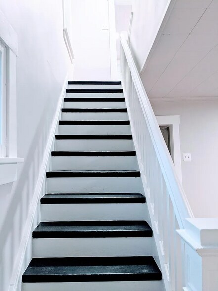 Building Photo - 506 15th St