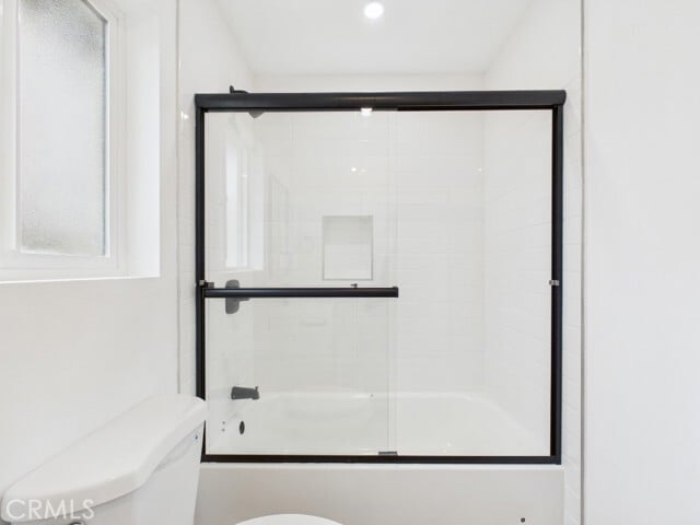 Building Photo - 748 Newport Ave