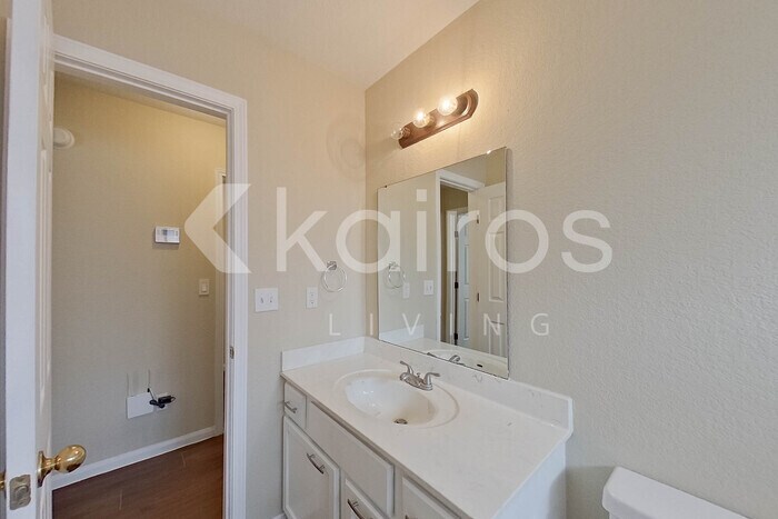 Building Photo - 404 Ali Dr