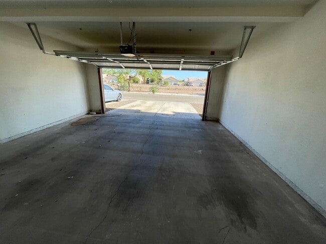 Building Photo - Luxury El Dorado Condo for Rent