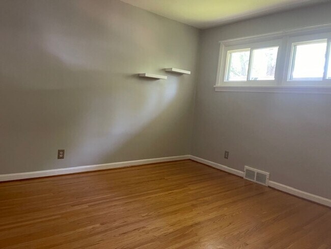 Building Photo - 223 Fairport Rd