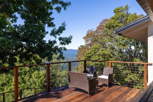 Building Photo - 22533 Majestic Dr