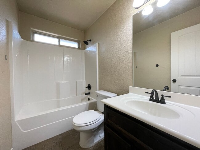 Building Photo - 601 W Little Dipper Dr