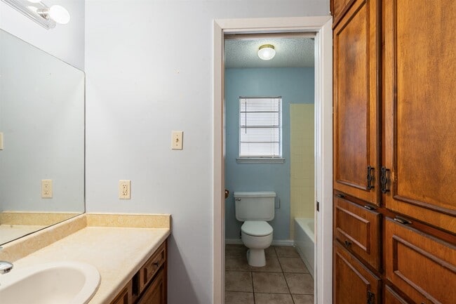 Building Photo - 334 Inspiration Way