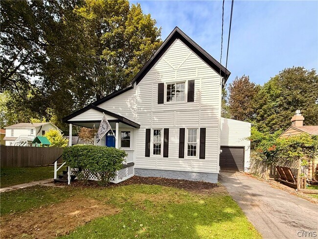 Building Photo - 35 Elm St