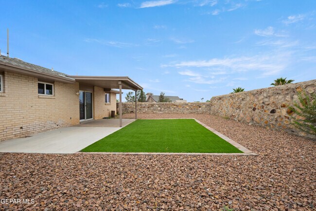 Building Photo - 7139 Orizaba Ave