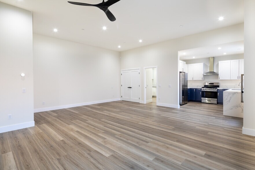 Building Photo - 13680 Mark Dr