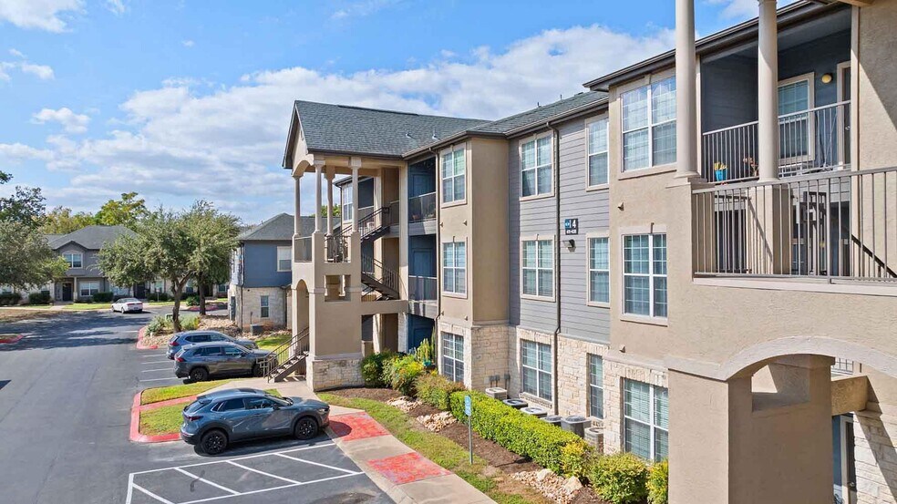 Building Photo - 1215 W Slaughter Ln