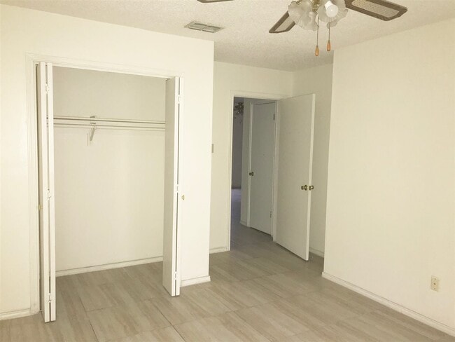 Building Photo - 1111 Shiloh Dr